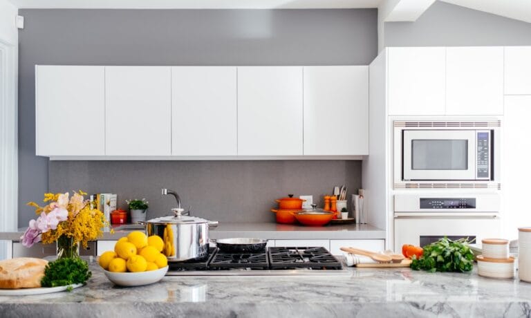 Acrylic Kitchens in Riyadh — Gloss That Does Not Fade