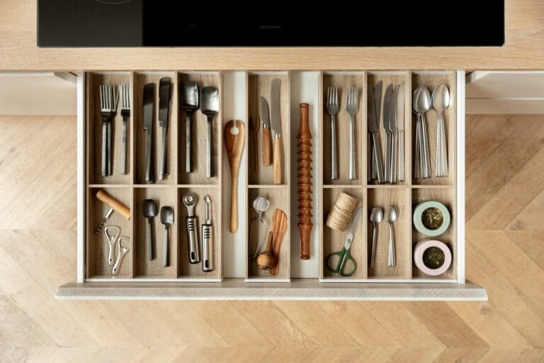 Kitchen Hinges, Drawer Runners and Lift Systems — How to Compare Kitchen Hardware